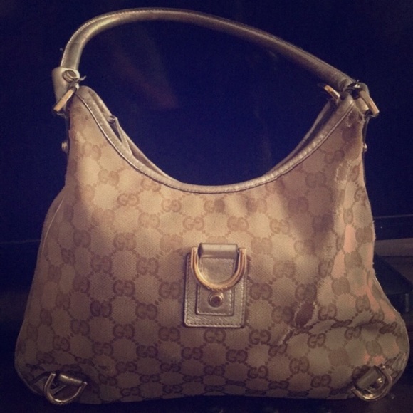 Gucci Handbags - Gucci Purse